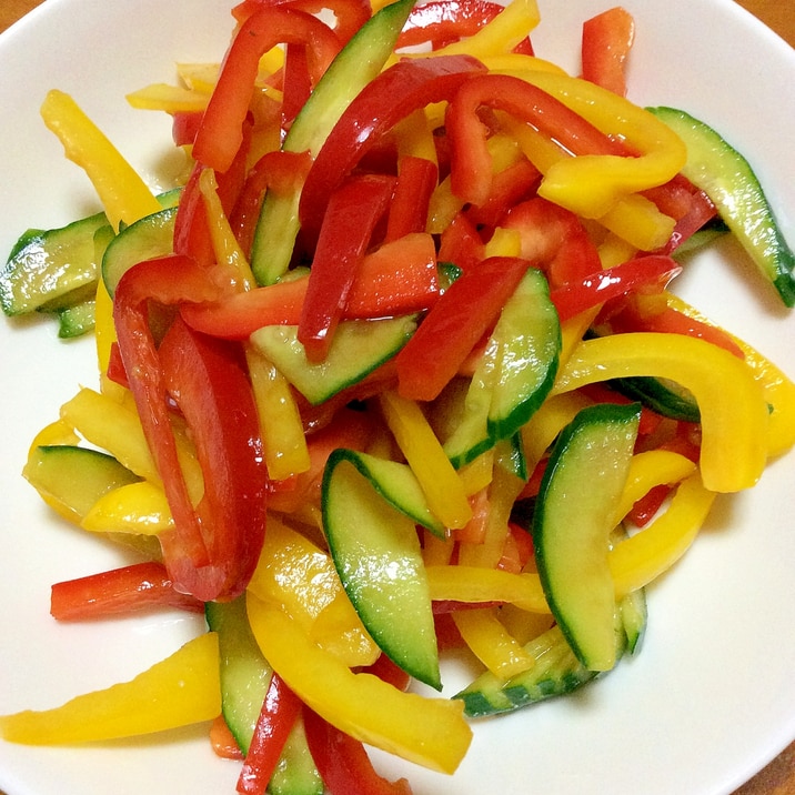 パプリカきゅうりガーリック醤油和え レシピ 作り方 By Madone6 楽天レシピ